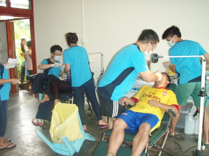 both dentists hard at work