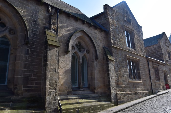 old building spotted along the way uphill to Durham Cathedral