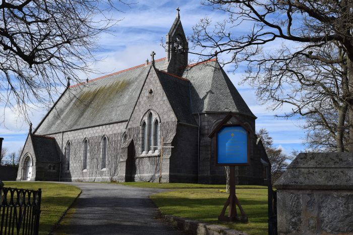 took this picture (Craigiebuckler Parish Church, Church of Scotland) on our way to Johnston Garden