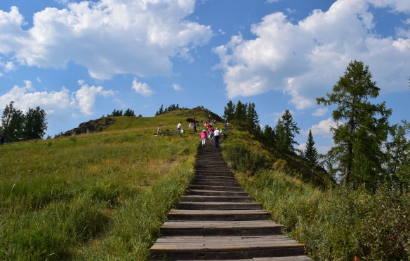 after the river cruise we tackled these to get to the top on the mountain to have a better view of the lake that changes its colours in different seasons...