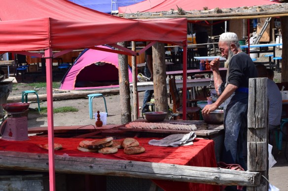  naan (饢 - 新疆烤饢,傳統食物) 